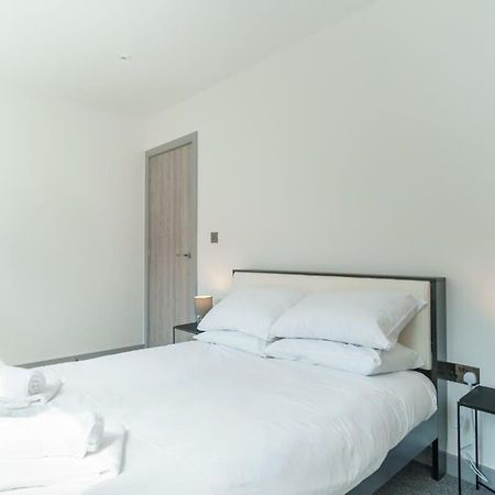 Modern 1 Bedroom Apartment In Preston Centre Экстерьер фото