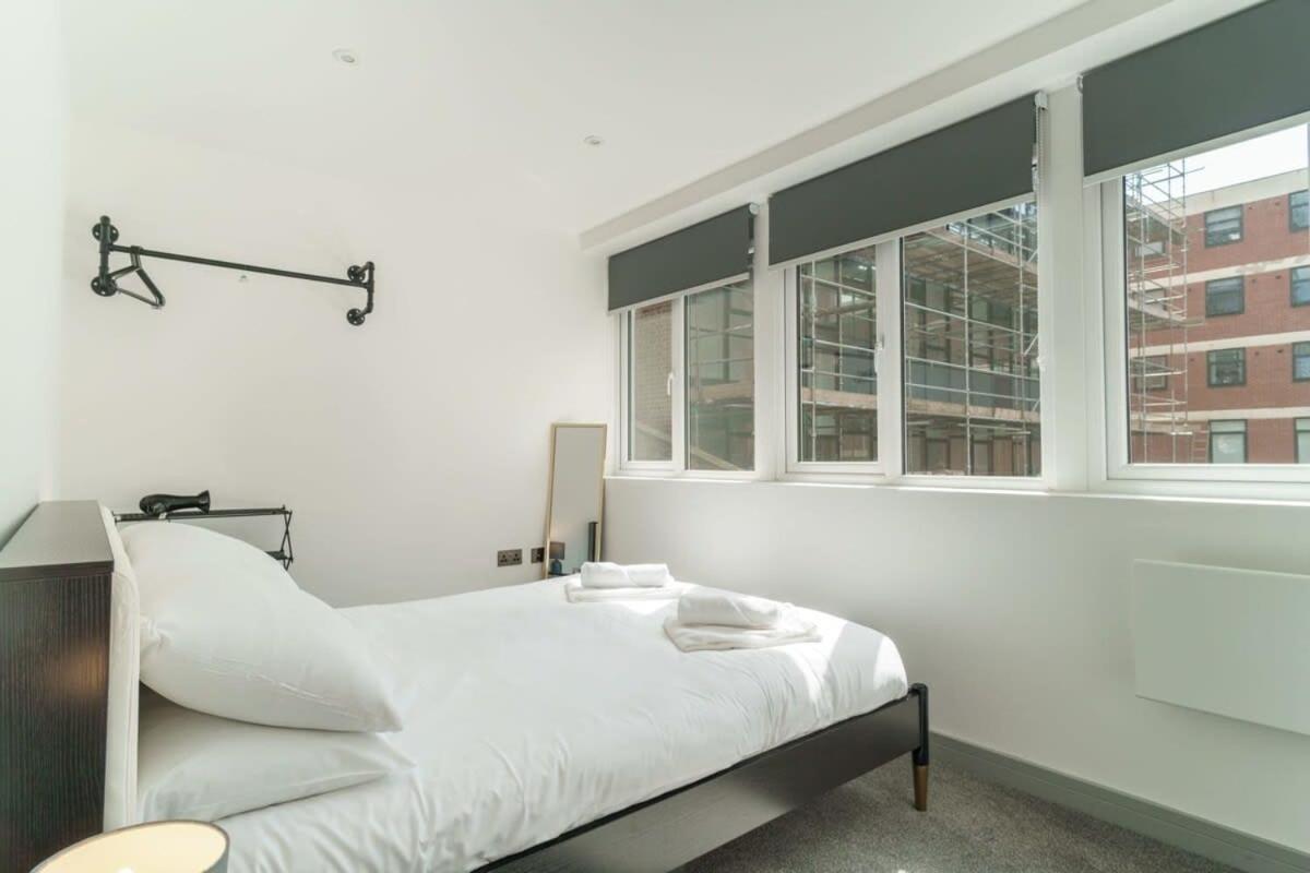 Modern 1 Bedroom Apartment In Preston Centre Экстерьер фото