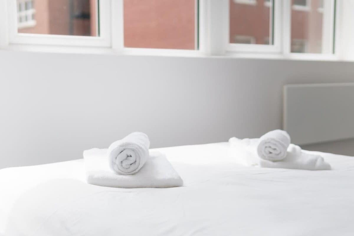Modern 1 Bedroom Apartment In Preston Centre Экстерьер фото