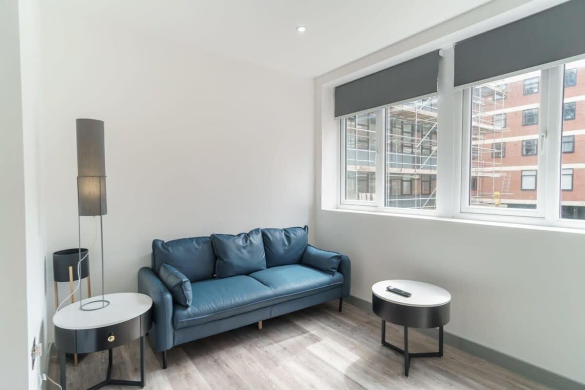 Modern 1 Bedroom Apartment In Preston Centre Экстерьер фото