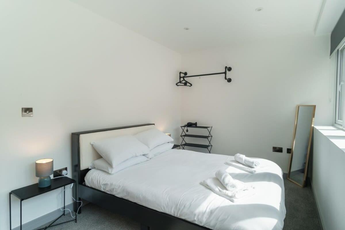 Modern 1 Bedroom Apartment In Preston Centre Экстерьер фото