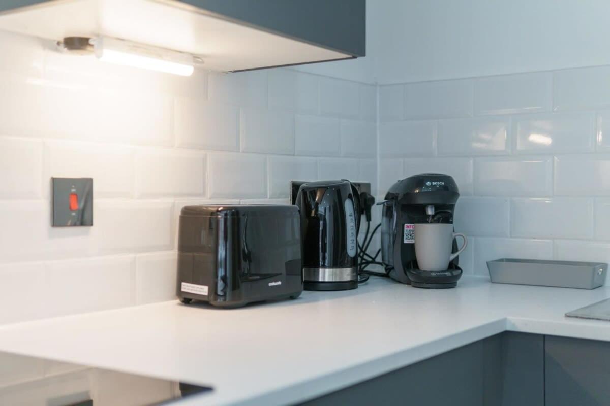 Modern 1 Bedroom Apartment In Preston Centre Экстерьер фото